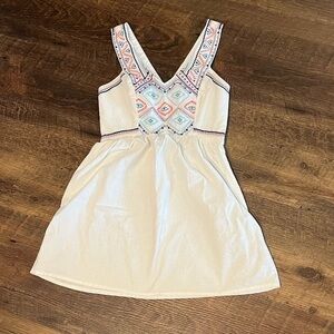 American Eagle embroidered‎ top womens size 00 white with blue and orange detail